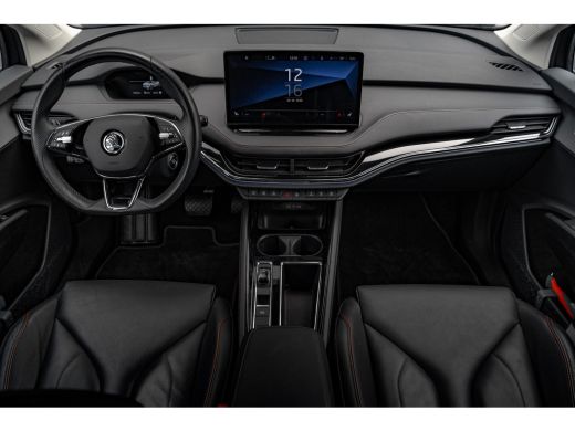 Skoda Enyaq iV 80 204 PK First Edition Achteruitrijcamera | Trekhaak | Adaptive cruise control | Dodehoekdetecti... ActivLease financial lease