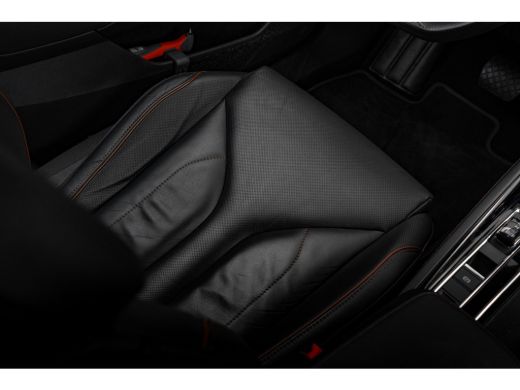 Skoda Enyaq iV 80 204 PK First Edition Achteruitrijcamera | Trekhaak | Adaptive cruise control | Dodehoekdetecti... ActivLease financial lease