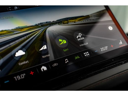 Skoda Enyaq iV 80 204 PK First Edition Achteruitrijcamera | Trekhaak | Adaptive cruise control | Dodehoekdetecti... ActivLease financial lease