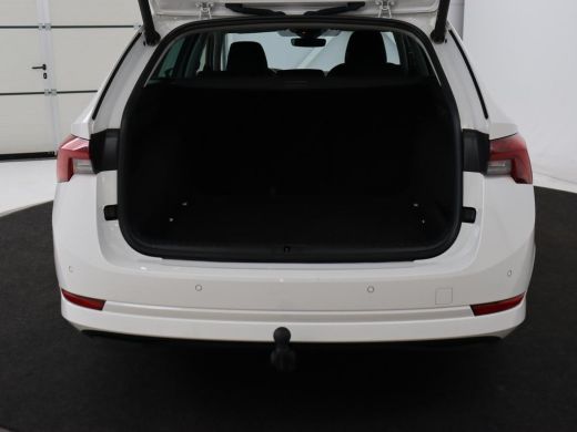 Skoda Octavia 1.5 TSI Business Edition Plus | Stoelverwarming | Trekhaak | Adaptive cruise | Keyless | Full LED... ActivLease financial lease