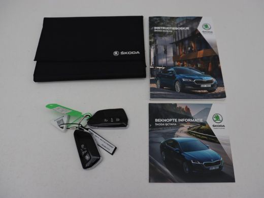 Skoda Octavia 1.5 TSI Business Edition Plus | Stoelverwarming | Trekhaak | Adaptive cruise | Keyless | Full LED... ActivLease financial lease