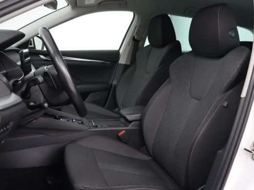 Skoda Octavia 1.5 TSI Business Edition Plus | Stoelverwarming | Trekhaak | Adaptive cruise | Keyless | Full LED... ActivLease financial lease