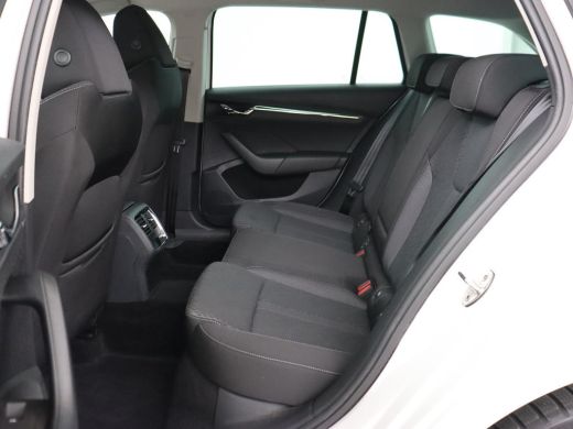 Skoda Octavia 1.5 TSI Business Edition Plus | Stoelverwarming | Trekhaak | Adaptive cruise | Keyless | Full LED... ActivLease financial lease