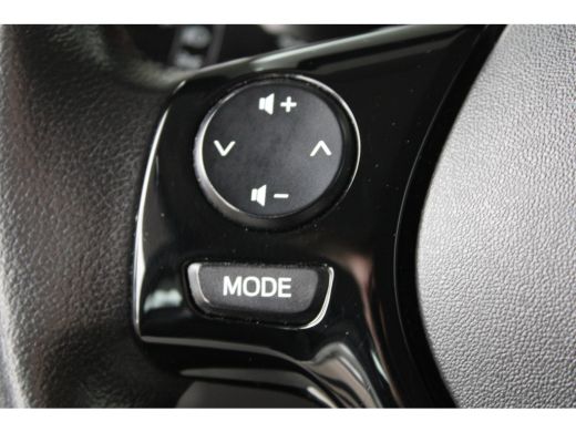 Toyota Aygo 1.0 VVT-i x-nav | Navigatie | Achteruitrijcamera | Cruise control | Elektrische ramen voor | ActivLease financial lease