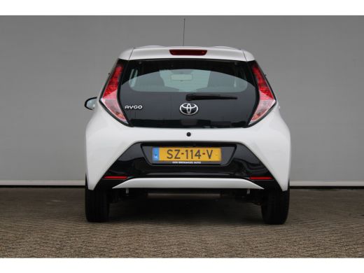 Toyota Aygo 1.0 VVT-i x-nav | Navigatie | Achteruitrijcamera | Cruise control | Elektrische ramen voor | ActivLease financial lease