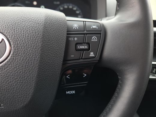 Toyota C-HR 1.8 Hybrid 140 First Edition | Apple CarPlay | Parkeersensoren | Blindspot | Rijklaarprijs incl. ... ActivLease financial lease