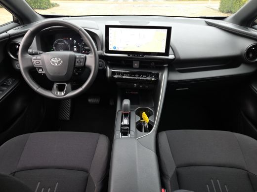 Toyota C-HR 1.8 Hybrid 140 First Edition | Apple CarPlay | Parkeersensoren | Blindspot | Rijklaarprijs incl. ... ActivLease financial lease