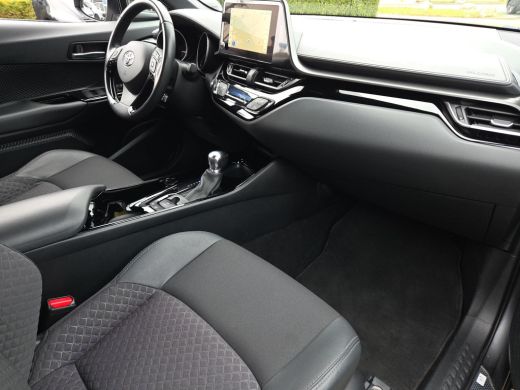 Toyota C-HR 1.8 Hybrid Style | Apple CarPlay | Blindspot | Rijklaar incl. garantie | ActivLease financial lease