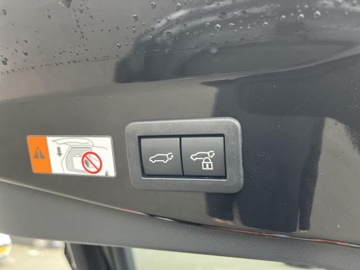 Toyota C-HR 2.0 Plug-in Hybrid 220 Black Edition | Navigatie | Apple CarPlay/Android auto | Achteruitrijcamer... ActivLease financial lease