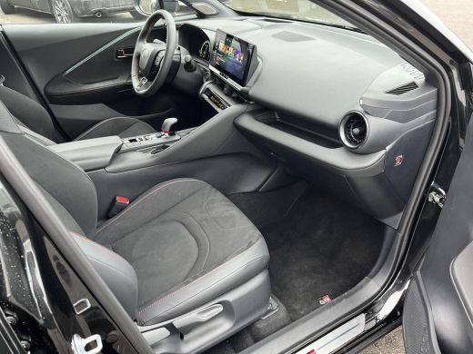 Toyota C-HR 2.0 Plug-in Hybrid 220 Black Edition | Navigatie | Apple CarPlay/Android auto | Achteruitrijcamer... ActivLease financial lease