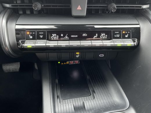 Toyota C-HR 2.0 Plug-in Hybrid 220 Black Edition | Navigatie | Apple CarPlay/Android auto | Achteruitrijcamer... ActivLease financial lease