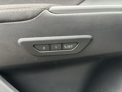 Toyota C-HR 2.0 Plug-in Hybrid 220 Black Edition | Navigatie | Apple CarPlay/Android auto | Achteruitrijcamer... ActivLease financial lease