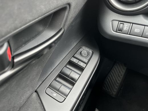 Toyota C-HR 2.0 Plug-in Hybrid 220 Black Edition | Navigatie | Apple CarPlay/Android auto | Achteruitrijcamer... ActivLease financial lease