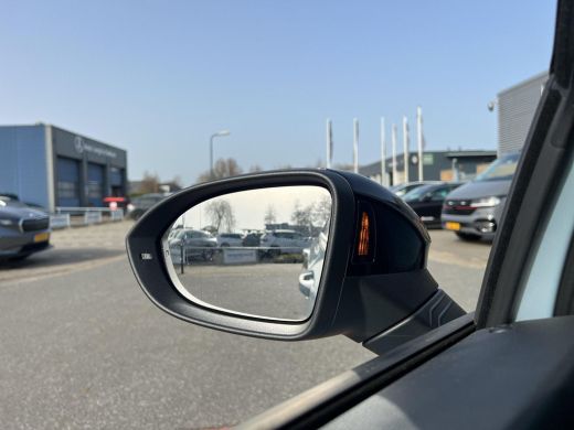Volkswagen Golf 1.5 eHybrid GTE | Pano | Trekhaak | Head Up | Vol! | ActivLease financial lease