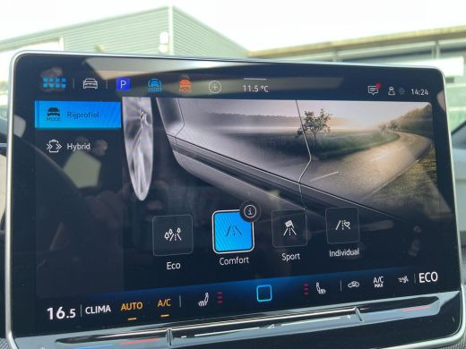 Volkswagen Golf 1.5 eHybrid GTE | Pano | Trekhaak | Head Up | Vol! | ActivLease financial lease