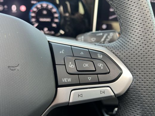 Volkswagen Golf 1.5 eHybrid GTE | Pano | Trekhaak | Head Up | Vol! | ActivLease financial lease