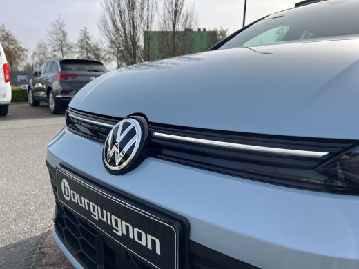 Volkswagen Golf 1.5 eHybrid GTE | Pano | Trekhaak | Head Up | Vol! | ActivLease financial lease