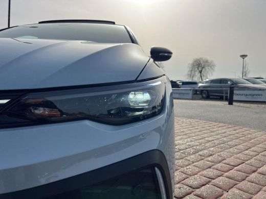 Volkswagen Golf 1.5 eHybrid GTE | Pano | Trekhaak | Head Up | Vol! | ActivLease financial lease