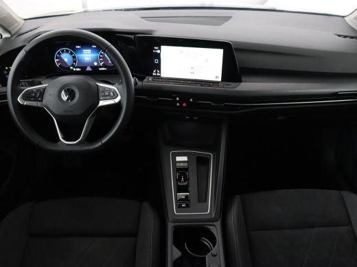 Volkswagen Golf 1.5 eTSI Style | Stoelverwarming | Trekhaak | Camera | Stuurverwarming | Memory | Sfeerverlichtin... ActivLease financial lease