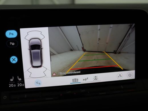 Volkswagen Golf 1.5 eTSI Style | Stoelverwarming | Trekhaak | Camera | Stuurverwarming | Memory | Sfeerverlichtin... ActivLease financial lease