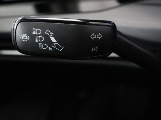 Volkswagen Golf 1.5 eTSI Style | Stoelverwarming | Trekhaak | Camera | Stuurverwarming | Memory | Sfeerverlichtin... ActivLease financial lease