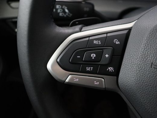 Volkswagen Golf 1.5 eTSI Style | Stoelverwarming | Trekhaak | Camera | Stuurverwarming | Memory | Sfeerverlichtin... ActivLease financial lease