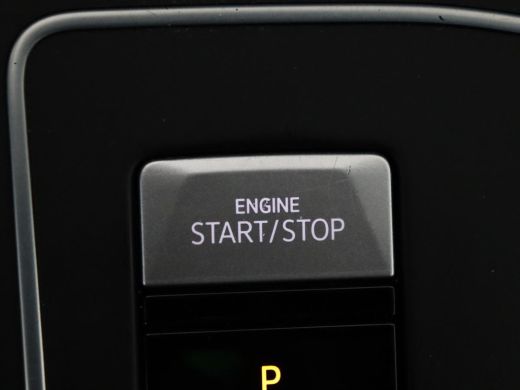 Volkswagen Golf 1.5 eTSI Style | Stoelverwarming | Trekhaak | Camera | Stuurverwarming | Memory | Sfeerverlichtin... ActivLease financial lease