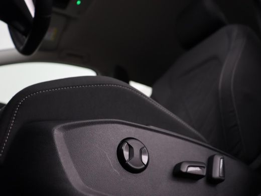 Volkswagen Golf 1.5 eTSI Style | Stoelverwarming | Trekhaak | Camera | Stuurverwarming | Memory | Sfeerverlichtin... ActivLease financial lease