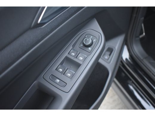 Volkswagen Golf VIII Lim. 1.5 TSI eHybrid 272PK | TREKHAAK | PANORAMA DAK | STOELVERW. | 360 CAMERA | HEAD-UP | M... ActivLease financial lease
