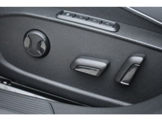 Volkswagen Golf VIII Lim. 1.5 TSI eHybrid 272PK | TREKHAAK | PANORAMA DAK | STOELVERW. | 360 CAMERA | HEAD-UP | M... ActivLease financial lease