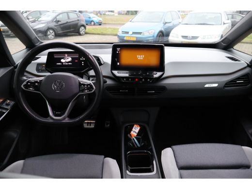 Volkswagen ID.3 First Max 58 kWh | Achteruitrijcamera | Hill hold functie | Keyless entry ActivLease financial lease