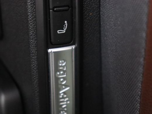 Volkswagen ID.4 Max 77 kWh | Panoramadak | Stoelverwarming | Head-Up | Warmtepomp | 360 Camera | Trekhaak | Sfeer... ActivLease financial lease