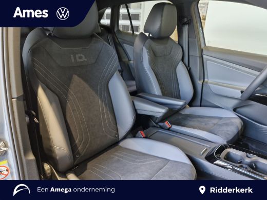 Volkswagen ID.4 Pro Limited Edition 77 kWh accu 286 PK | Achteruitrijcamera 'Rear View' | Climatronic 2-zone ActivLease financial lease