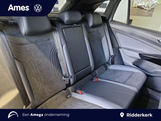Volkswagen ID.4 Pro Limited Edition Plus 210 kW / 286 PK | Achteruitrijcamera | Climatronic | Voorstoelen verwarm... ActivLease financial lease