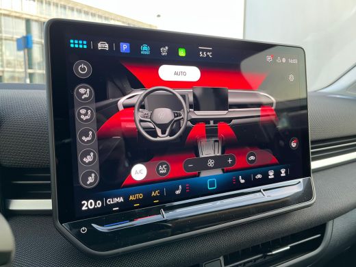 Volkswagen T-Roc 1.5 eTSI 115pk Life First Edition | 18" LM velgen zwart | ACC | Apple Carplay | Stoel en stuurver... ActivLease financial lease