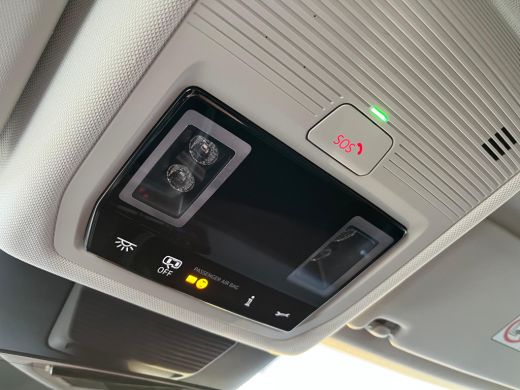 Volkswagen T-Roc 1.5 eTSI 115pk Life First Edition | 18" LM velgen zwart | ACC | Apple Carplay | Stoel en stuurver... ActivLease financial lease