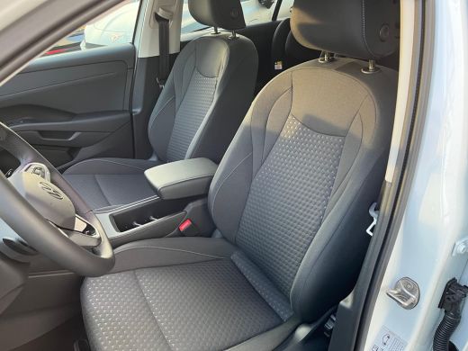 Volkswagen T-Roc 1.5 eTSI 115pk Life First Edition | 18" LM velgen zwart | ACC | Apple Carplay | Stoel en stuurver... ActivLease financial lease