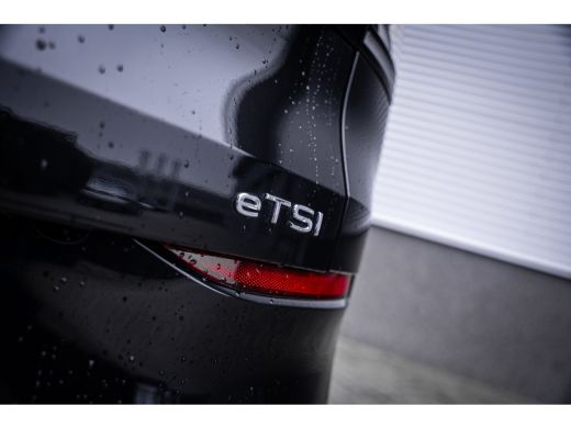 Volkswagen T-Roc 1.5 eTsi Life First Edition | 19 inch velgen met 4seizoenbanden  | Achteruitrijcamera | Cruise co... ActivLease financial lease