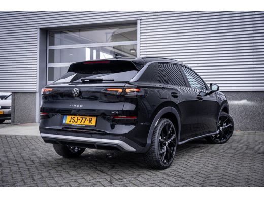 Volkswagen T-Roc 1.5 eTsi Life First Edition | 19 inch velgen met 4seizoenbanden  | Achteruitrijcamera | Cruise co... ActivLease financial lease