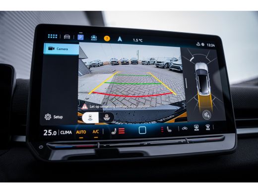 Volkswagen T-Roc 1.5 eTsi Life First Edition | 19 inch velgen met 4seizoenbanden  | Achteruitrijcamera | Cruise co... ActivLease financial lease