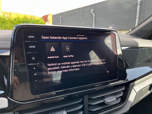 Volkswagen T-Roc 1.5 TSI R-Line Edition | Top sportstoelen | 19" LM velgen | Apple Carplay | Navigatie | Stoelverw... ActivLease financial lease