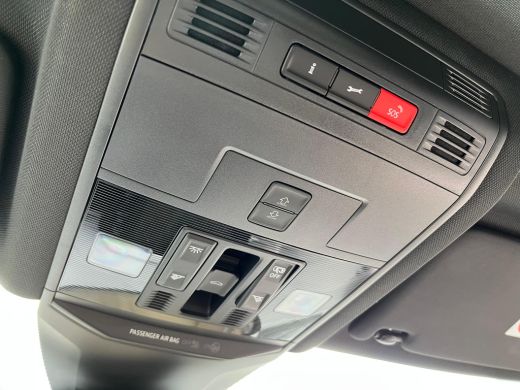 Volkswagen T-Roc 1.5 TSI R-Line Edition | Top sportstoelen | 19" LM velgen | Apple Carplay | Navigatie | Stoelverw... ActivLease financial lease