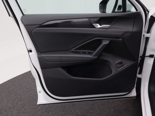Volkswagen Tayron 1.5 eHybrid 204 Pk Automaat Life Edition | Adaptive Cruise | Trekhaak | Stoelverwarming | Navigat... ActivLease financial lease