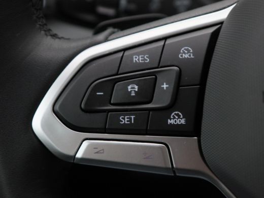 Volkswagen Tayron 1.5 eHybrid 204 Pk Automaat Life Edition | Adaptive Cruise | Trekhaak | Stoelverwarming | Navigat... ActivLease financial lease