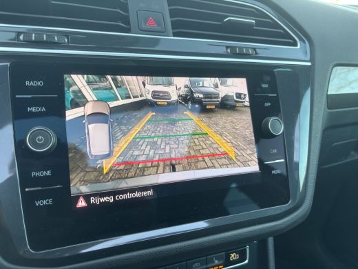 Volkswagen Tiguan 1.5 TSI ACT Highline Business R | Trekhaak | Pano | Stoelverwarming | Dodehoek Detector ActivLease financial lease
