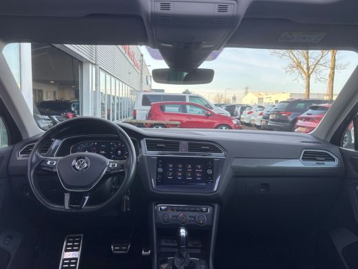 Volkswagen Tiguan 1.5 TSI ACT Highline Business R | Trekhaak | Pano | Stoelverwarming | Dodehoek Detector ActivLease financial lease