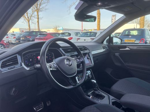 Volkswagen Tiguan 1.5 TSI ACT Highline Business R | Trekhaak | Pano | Stoelverwarming | Dodehoek Detector ActivLease financial lease