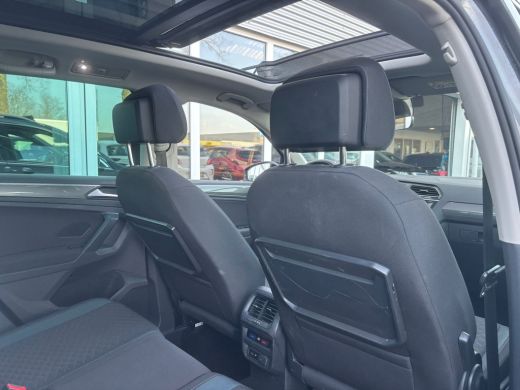 Volkswagen Tiguan 1.5 TSI ACT Highline Business R | Trekhaak | Pano | Stoelverwarming | Dodehoek Detector ActivLease financial lease