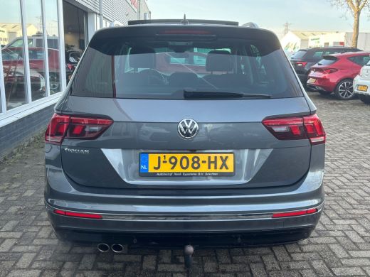 Volkswagen Tiguan 1.5 TSI ACT Highline Business R | Trekhaak | Pano | Stoelverwarming | Dodehoek Detector ActivLease financial lease