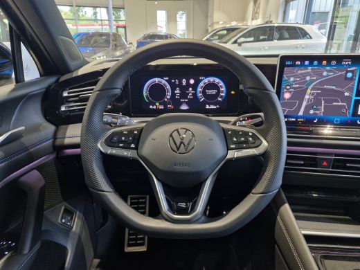 Volkswagen Tiguan R-Line Edition 1.5 eHybrid 204 PK | &euro;2000,- inruilpremie | Black style pakket | Trekhaak inklapba... ActivLease financial lease